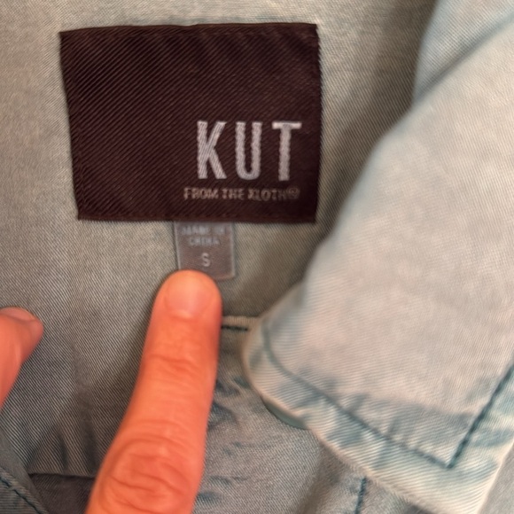 Kut from the Kloth Shirt or Jacket super soft Lyocell material lightweight airy - Picture 2 of 7